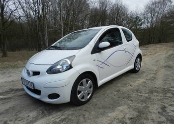 Toyota Aygo I mała tania niezawodna BEZ RDZY klima