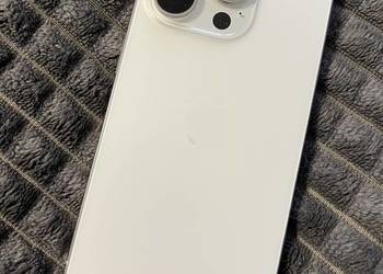 iPhone 15pro / 89% kondycji baterii