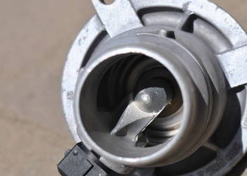 Termostat oryginał BMW V8 N62  F80 M3 F01 F02 750I f82 m4 e63 e64 645ci m6