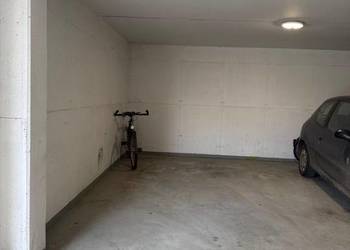 Mieszkanie 45metrów, 2100 zł. Miejsce postojowe.