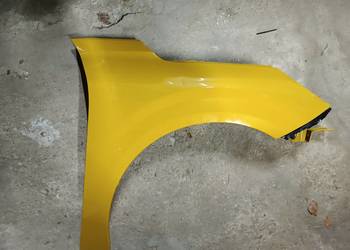 Błotnik prawy przód Peugeot 208 II żółty KLT