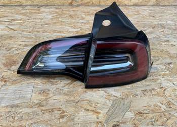 Lampa w błotnik tył prawa rh tesla 3 III Y 1502087-99-D