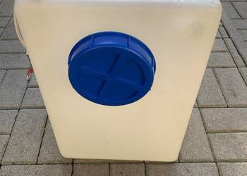 Zbiornik na wodę 30L z pompką – używany