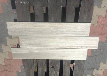 Gres / płytka podłogowa botania gris i botania cenra 15x90 mat firmy ROCA