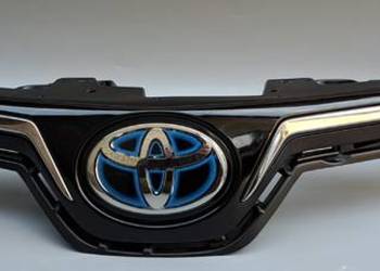 Grill Toyota Corolla XII Sedan E21 Emblemat Radar ACC 53111-02C90
