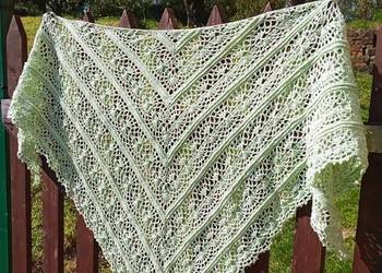 Elegancka chusta sperl pastelowa zieleń handmade