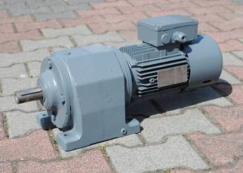 Motoreduktor dwubiegowy 0.2/0.6kw 9/29obr./min. z hamulcem, firmy SEW