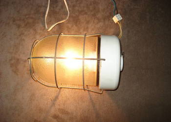 Lampa kanałowa z epoki PRL sprawna porcelanowa