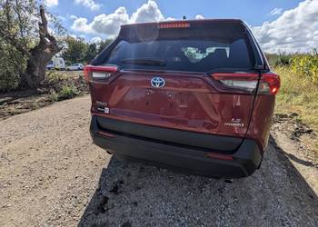Toyota RAV4 Hybrid 2.5 LE 4x4 SUV • 2024 • Klasa Premium OKAZJA !!!