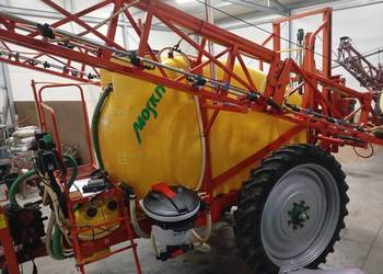 Opryskiwacz ciągany Moskit 3000/18m hydrauliczne rozkładany komuter Biardz