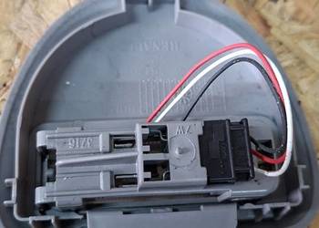 Lampka pasazerow tyl sufit megane 1 coupe lift 3d