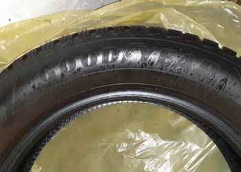 Opony Goodyear UltraGrip9 205/60 R16