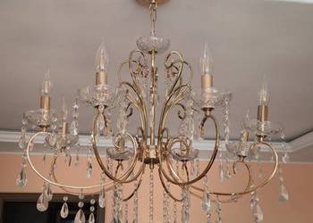 Żyrandol na osiem żarówek