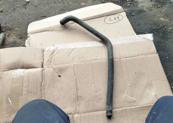 PRZEWÓD WODY ZBIORNICZKA WYRÓWNAWCZEGO 8A0121109 AUDI 80 B4