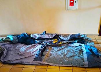 Sprzedam kompletny praktycznie nowy przedsionek do przyczepy kempingowej i