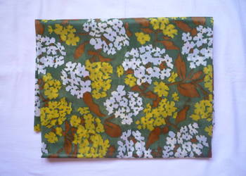 Materiał 307cm x 113cm kupon kwiatki kolorowe lejący
