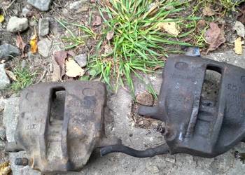 Zacisk hamulcowy audi 80 B4 1.9 TDI przedni lewy/prawy