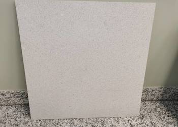 Kwarc GRIS PERLADO 60x60x2 poler