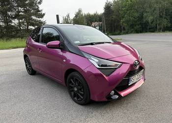 Toyota Aygo Selection X-CITE Magenta 2018 r. Polski Salon