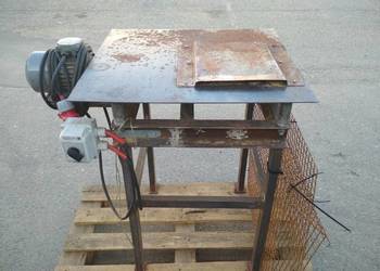 Piła do produkcji podpałki do grilla