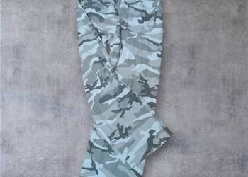 Spodnie z szeroką nogawką moro