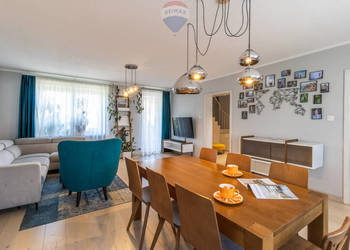 Dwupoziomowy apartament z loggią i garażem, Górna