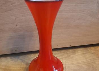 Wazon PRL czerwony rubinowy-vintage polskie szkło artystyczne