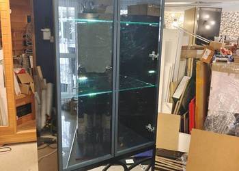 Witryna, wysoki połysk, barek na alkohole, szafa, słupek, oświetlenie led