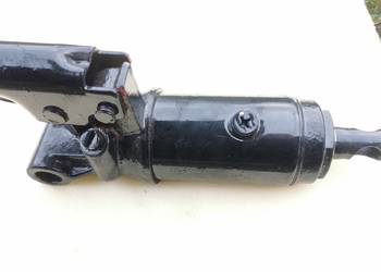 Siłownik hydrauliczny do lewarka żaby