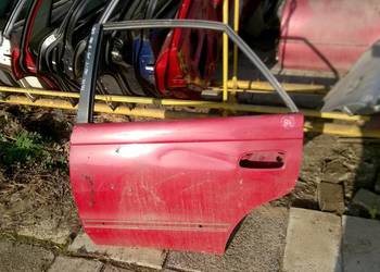 TOYOTA CARINA E 5D DRZWI LEWE TYŁ