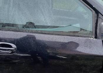 Drzwi prawy przód Chrysler Voyager 3 kolor czarny