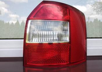 Audi A4 B6 kombi Avant lampa tył tylna prawa wkład oprawka Europa 8E9945096