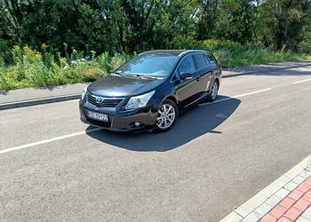 Toyota Avensis 2.2 177 km Salon Polska