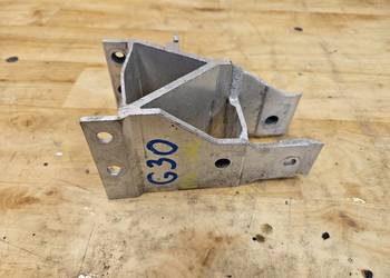 BMW F90 G11 G30 ADAPTER PRAWY WSPORNIK 7357216 51117357216