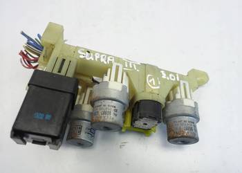 Toyota Supra III 3.0 i SKRZYNKA BEZPIECZNIKÓW oryg