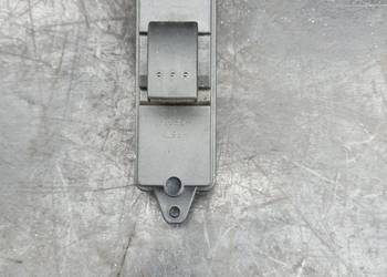 Przycisk otwierania szyby prawy tył tylny Mazda 3 BK