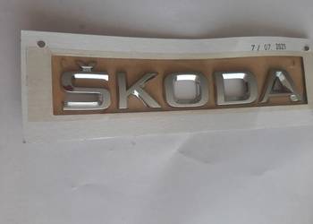EMBLEMAT , ZNACZEK LOGO ,, SKODA" 5JA853687