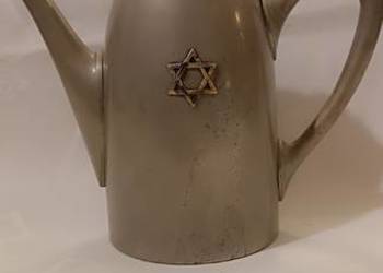 Zabytkowy żydowski czajnik