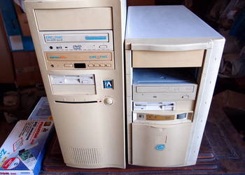 z dawnych lat Komputery PC z 98roku i 2002r z Win98 i WinXP