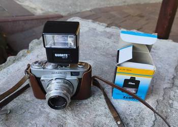 Zabytkowy aparat fotograficzny Altix-N. 
