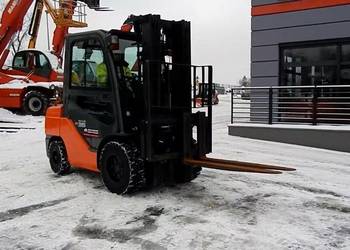 Gazowy wózek widłowy TOYOTA 02-8FGJF35 Triplex 2012r.