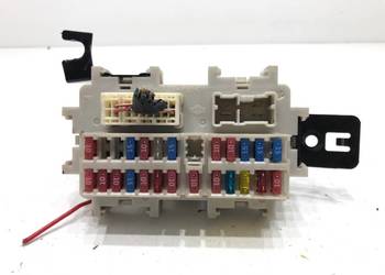 SKRZYNKA BEZPIECZNIKÓW NISSAN ALTIMA L31 Sedan/Limuzyna 01-07 2.5 177K