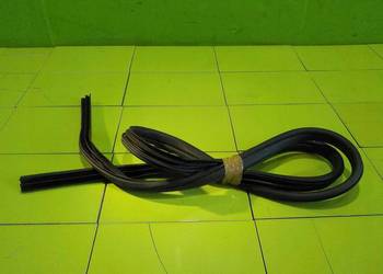 FORD KUGA MK1 10r uszczelka drzwi prawa przod