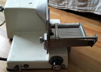 Krajalnica do mięsa firmy MaGa rok 1990, działająca.