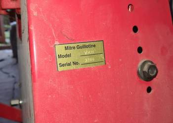 Gilotyna kątowa Mitre Guillotine VMM