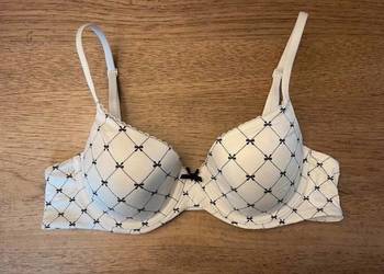 Nowy biustonosz Victoria's Secret 34D