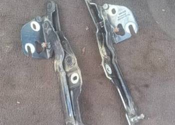 Zawiasy Tylnej Klapy Sedan LZ5T 8D5 827 301A 8D5 827 302A Audi A4 B5 (a-12)
