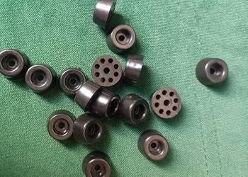 Okrągłe plastikowe podkładki pod meble skrzynie