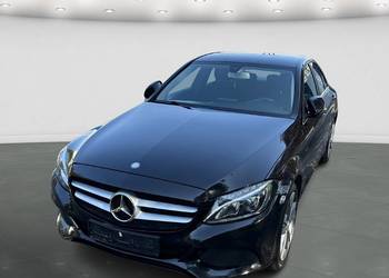 Sedan Automat 7 biegów Zarejestrowany 136 koni Diesel