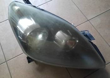 Reflektor prawy Opel Zafira B